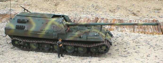 Geschutzwagem Lowe based on E100 or Waffentrager Grille.jpg