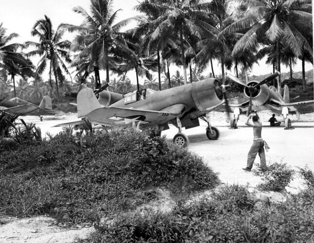 w2_f4u-1_usmc_esperitu-santa_mar1944.JPG