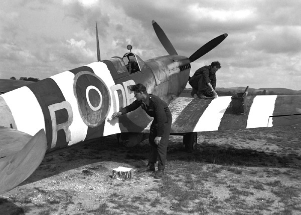 411 SQN PREPARING FOR D-DAY CANADIAN PILOT.jpg