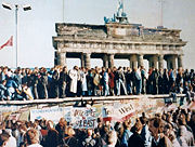 180px-Thefalloftheberlinwall1989.JPG