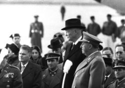 250px-Franco_eisenhower_1959_madrid.jpg