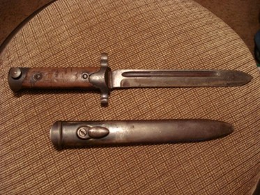 Bayonet & scabbard 3.jpg