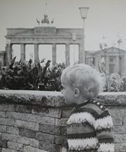 180px-Berlin-Baby-Wall-1968.jpg