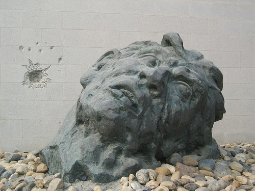 Nanjing_massacre_bronze_head.jpg