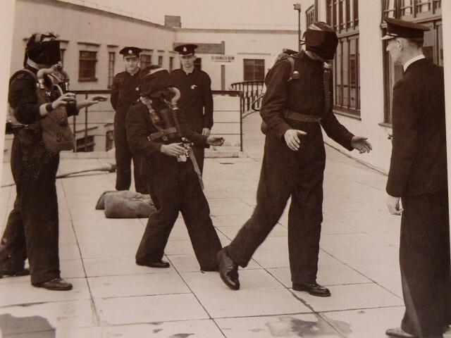 English Firemen 002.jpg